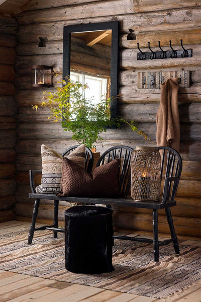 Høy lyslykt, flettet rattan - Halvor Bakke Cabin Collection Lama Interiør