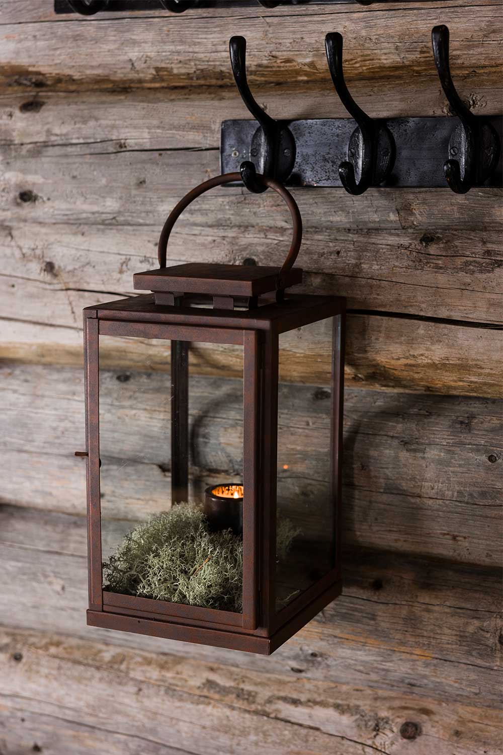 Lanterne rustet metall - Halvor Bakke Cabin Collection Lama Interiør