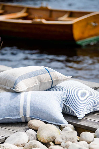 Putetrekk lin med smale striper, Blåmelert - Halvor Bakke Cabin Collection Lama Interiør
