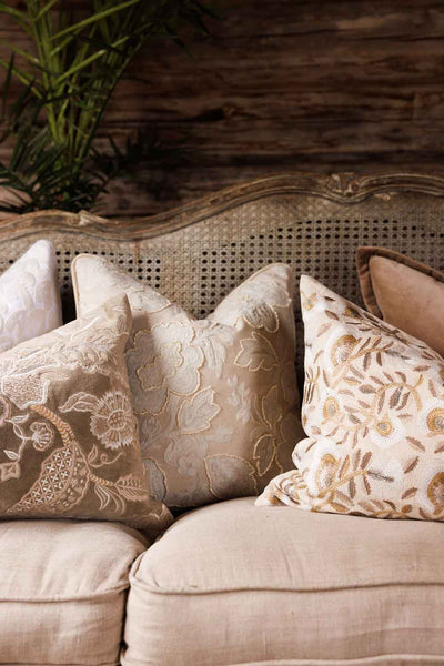 Putetrekk med broderte blomster, Beige Lama Interiør