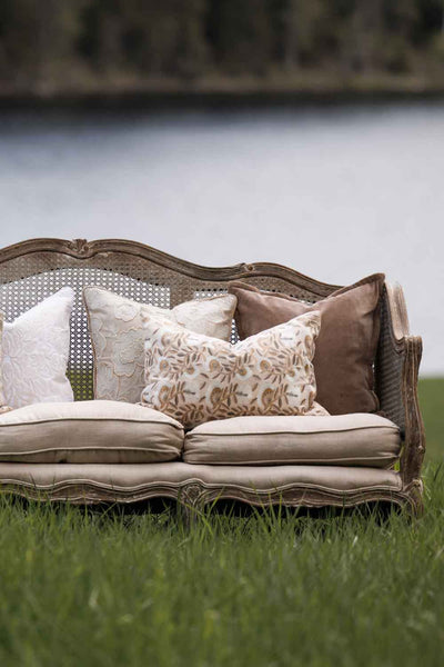 Putetrekk med broderte blomster, Beige Lama Interiør